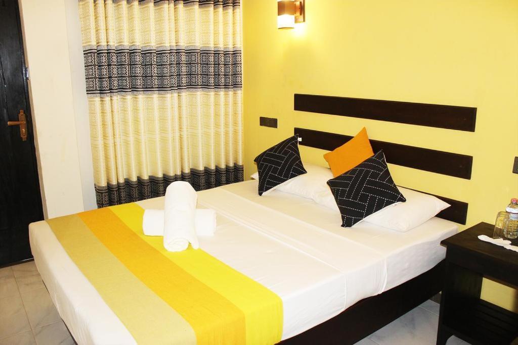 Amron Resort Сигирия Экстерьер фото