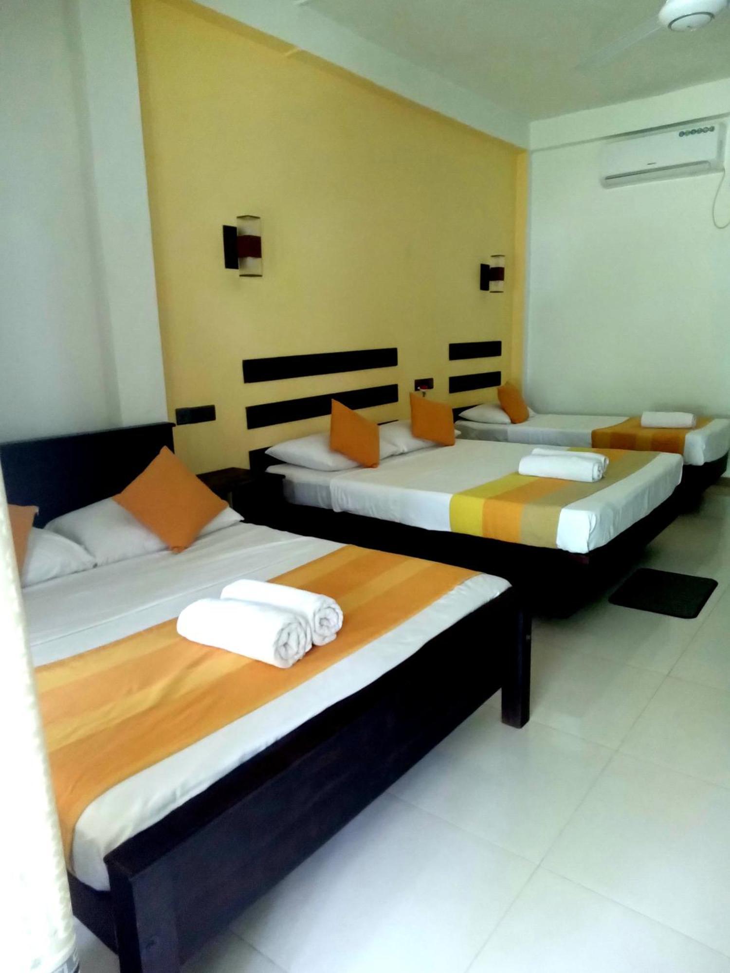 Amron Resort Сигирия Экстерьер фото